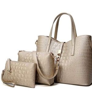 FREE SHIPPING - 3 PIECE PURSE SET TAN